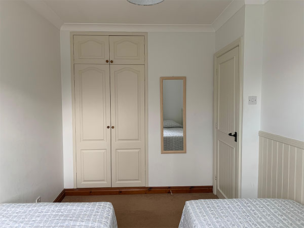 twin bedroom